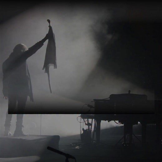 I’m not going to sugarcoat this — I’m upset. This Sunday on CodeBreakers LIVE, I’ll be sharing why I’m angry with President Trump and why this moment matters more than people realize. 👉 Join me LIVE — Sunday, Jan 18, 2026 🕐 1 PM PT / 3 PM CT / 4 PM ET 👉 Click the link to watch. 🔗 https://buff.ly/ou8EH0p #CodeBreakersLive #Truth #Discernment #YouDontWantToMissThis #KimClement #Trump | Donné Clement Petruska