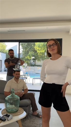 225K views · 3K reactions | Certainement l’un des challenges les plus durs  « À qui le tour » - Jeck et @carlazzari | JECK | Facebook