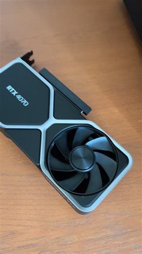 #techtok #gaming #pc #rtx #nvidia #computer #pcparts #hardware #foundersedition #rtx4070 #rtx4080 #letsmakeitbigger