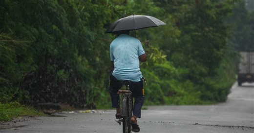 SRI LANKA-COLOMBO-CYCLONE-RED ALERT