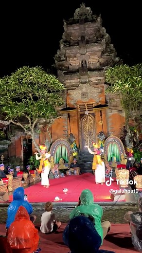 Magical Night in Ubud: The Beauty of Legong Dance