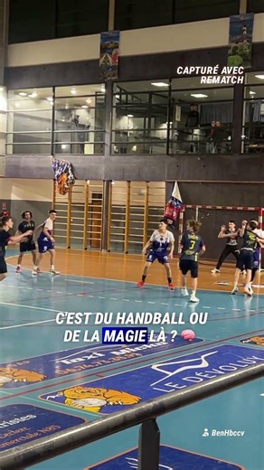 Did the opponent ask for an autograph or something? 🤣 #handball #handballer #handballplayer