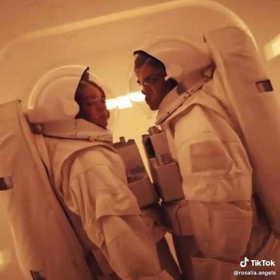 🥺🥺🥺 #rosalia #rauw #motomami #saturno #terminaron #cortaron #rr #pt #fy #parati