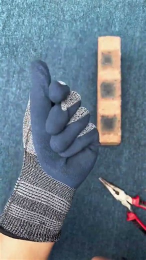 Cut Proof Gloves Test 😲 | Sharp Tool vs Safety Glovesshorts#youtubeshorts#viral#trending
