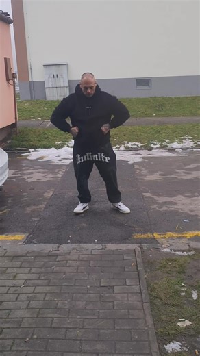 Pablo kár dobře tu tvojí výzvu přijímám OK ❗️přijdu si pro tebe ty konino jedna 🤬 Mma zápas bez rukavic 🦾 jo a pro všechny ostatní co si berete mě a mojí manželku do huby už dost ! umíte jen psát blbosti urážet a ponižovat druhé všechno to co se stalo je moje věc - La Cosa Nostra ❗️starejte se o sebe a o své životy jste ubožáci každý z vás jste se ukázal ☝🏼všechny ostatní zdravím a děkuji všem kteří stojí při mě moc si toho vážím ps Kotlár Security originál legenda VESTYLU 👑 PEACE ❤️ @clashm