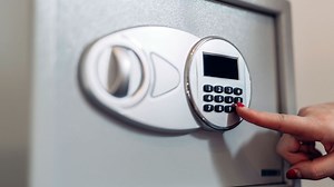 Instalar caja fuerte