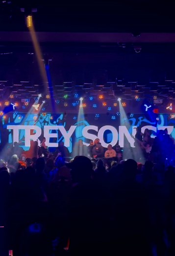 Experience Boston Nightlife at Trey Songz Concert