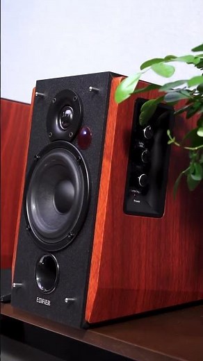 Experience the convenience of wireless control with the R1700BTs. 🎛️