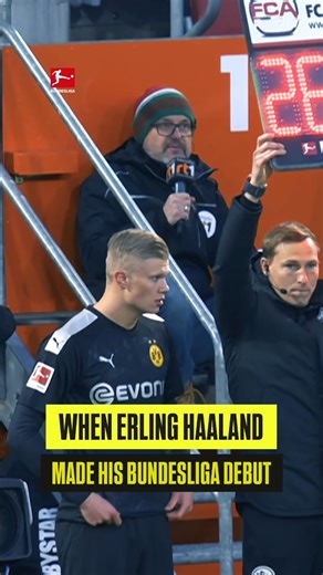 STATEMENT made on his debut! 😮‍💨 ⏮️ Throwback to Erling Haaland’s first game for Borussia Dortmund against FC Augsburg when he bagged a HATTRICK! ⚽️⚽️⚽️🔥 #Bundesliga | Bundesliga
