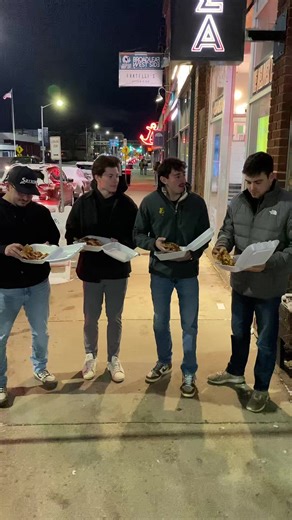 First time review #pizza #onebite #review #fratellies #fyp