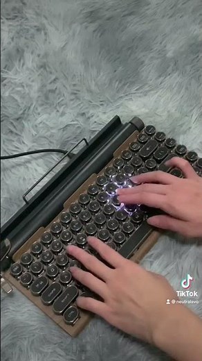 Unboxing typewriter mechanical keyboard retro-style 🥰