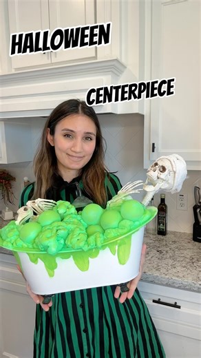 10K views · 9.7K reactions |  oldie but goldie #halloweendiy  this was one of my favorite Halloween centerpieces from last season! Easy to customize with colors too—I’m thinking this season I would do more of a candy corn bath for Mr. Skeleton 李懶 #halloweendecor #halloweeninspo #halloweendecorideas | Wreaths By Waldo | Facebook
