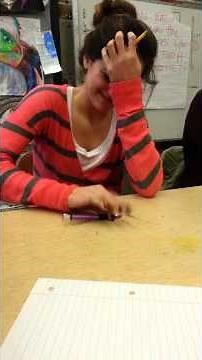 Girl beats guy pen tapping! !