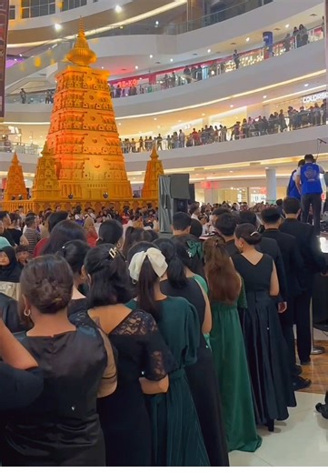 Behind the stage! Last night’s performance at Wonderful Vesak Festival 2025 presented by DPD Patria Kaltim✨ Thank you for having us😊🙏🏻 — ©️ 2025 Borneo Cantata. IG : @borneocantata FB : BorneoCantata Choir YT : Borneo Cantata TT : @borneocantata EMAIL : borneocantata@gmail.com #BorneoCantata #BorneoCantataConcert #IndonesiaChoir #PaduanSuaraSamarinda #SamarindaChoir