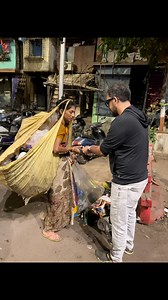 2.9M views · 181K reactions | She is a hard working woman. Picking up rags at 12 am. Helped her. There are many needy people out there pls help them in any way if you can No one has every become poor by giving❤️ #humanity #humble #fbreels #fbreelsvideo #kindness #happiness #hussainmansuri | Hussain Mansuri | Facebook