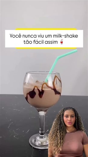Home Soluções on Instagram: "Olha isso antes de pensar em qualquer sobremesa 🍫🥤 ⠀ Milkshake de chocolate feito no liquidificador, com banana e achocolatado, pronto em minutos e com uma cremosidade absurda. ⠀ Simples, rápido e perfeito pra matar a vontade de doce de uma maneira prática. ⠀ Se você ama sobremesa fácil, essa aqui merece um teste! Nos siga para mais dicas & soluções 🏡❤️ #chocolate #sobremesa #milkshake #doce #fy"