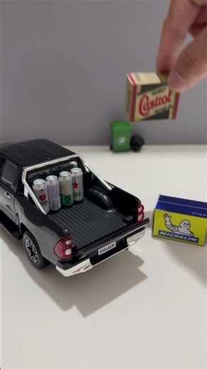 1/24 Toyota Hilux - Functional Pickup Bed! 🔥 #shorts