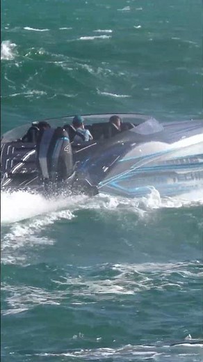 MTI catamaran is taking an absolute beating at Haulover Inlet! 🌊 It's armed with twin Mercury 450R