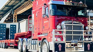 Gradco never fails to impress, their fleet is always superbly presented and hooked up with their new Drake 3x4 Lowboy its positively sizzling 🔥🔥🔥 Thanks to the team at Gradco and the Diprose family for choosing Drake again! #thedrakegroup #gradco #australiandmade #aussietrucking #lowboy | The Drake Group