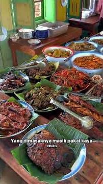 Traditions of people throughout East Java #culinary #soundhoreg #carnival #August #warungkepulanasap