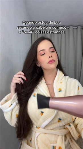 Secando o cabelo 🥹 #ouvindo #barulho #secador #cabelo #hair #cabelo #shorts #meme #viral #comedia