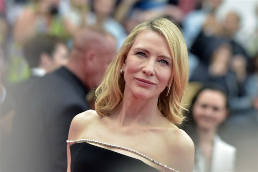 The Beauty Lab tries the Dyson Airstrait