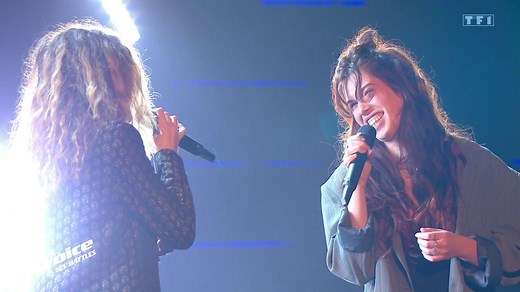The Voice 2022 - Paloma Pradal VS Louise chantent "Trop beau" de Lomepal (Battles)