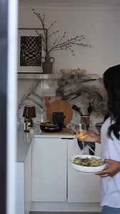 21K views · 141 reactions | Cook smarter with our aluminium cookware featuring a ceramic non-stick surface. It heats quickly and evenly, so you use less oil and cleanup is a breeze. Bonus? It’s oven safe and free from harmful chemicals ✨ Shop now: https://brnw.ch/21wRcS3 | WOOLWORTHS | Facebook