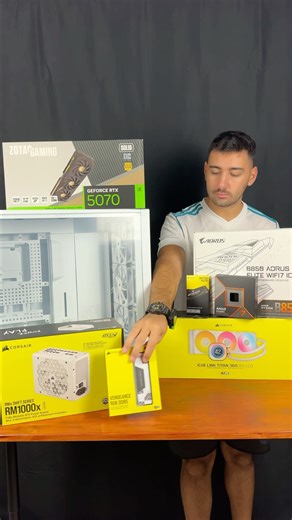 Building my $2000 dream gaming PC 😍