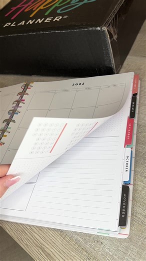 Okay these layouts are SO good! #happyplanner #plannertok #plannercommunity #plannerideas #18monthplanner #bigplanner #planneraesthetic #officeaesthetic #officenecessities #wfhlifestyle