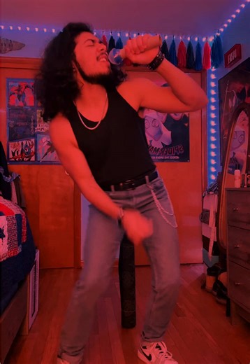 Recreating the Iconic Freak the Freak Out Scene