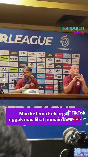 Selain aksi di lapangan, laga Persija vs PSIM pada Jumat (28/11) lalu juga menunjukan berbagai kejadian menarik di luar lapangan. Penasaran ada apa aja? Yuk, simak sampai selesai, Gais 👀 Aset: kumparan, ANTARA FOTO/Rivan Awal Lingga #engagement #intplay #am #svt #slplay