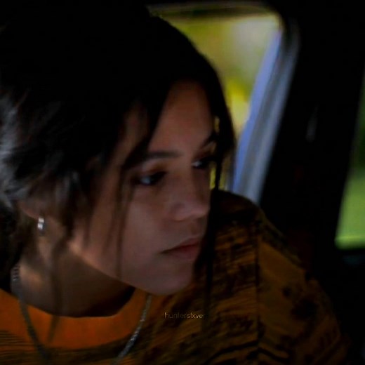 Intimate Moments: Vada and Mia Kiss Edit