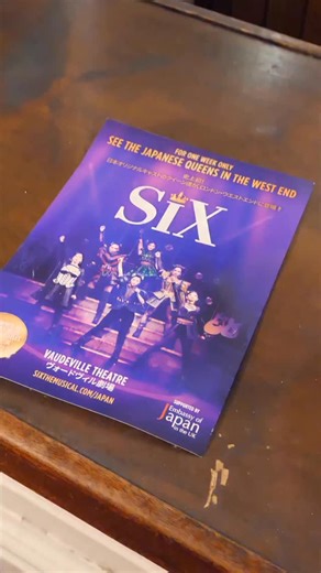 A royal day out! 👑 Our Japan Queens spent the day celebrating SIX in true royal style 💜 Press, photos, portraits and the moment they first met the West End Queens! #sixjapan #queendom #SIXJapanWestEnd #pressday | SIX