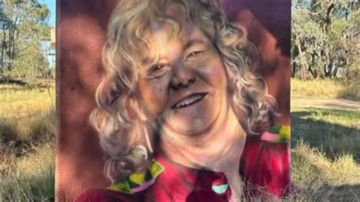 Outback town honours teacher with surprise portrait