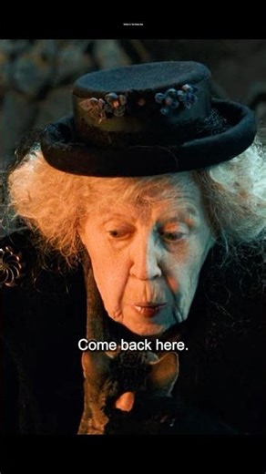 Your Father-in-LawStarts a War, But YouJust Want to Stay on Earth andPet Your Cats👹🚬😾#short#moive