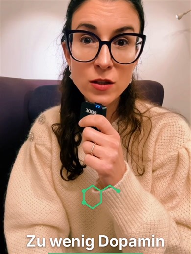 Du sitzt seit Stunden vor der Aufgabe. Nichts passiert. Das ist Neurobiologie — kein Versagen. Task-Initiation-Paralyse: Das ADHS-Gehirn bekommt zu wenig Dopamin-Signal, um zu starten. Kein Startknopf — nicht weil du nicht willst. Lösung: Implementation Intentions (Gollwitzer, 1999). Nicht: „Ich mach das heute.“ Sondern: „Wenn ich meinen Kaffee hole → fange ich 10 Minuten an.“ Diese Wenn-Dann-Formel erhöht die Startwahrscheinlichkeit um bis zu 300%. 📌 Speichere das — für dein nächstes Lähmungsm