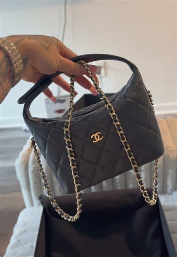 Quick unboxing of this chic Chanel clutch bag 😍 so cutesy | Clutch Bag