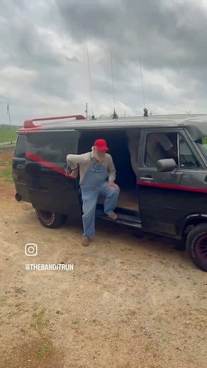 🎥 Credit: @thebanditrun | The Boogie Van