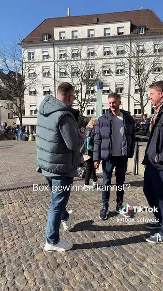 Fast gewonnen, leider nur fast🤭 Streetchallenge in Basel. Keine Angst er hat trotzdem was gewonnen❤️ #tbox #streetchallenges #swissmade #basel