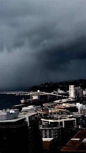 I've never seen a waterspout before, but could this have been a funnel/waterspout? Or just weird scud? Right around the center of rotation on radar at 3:16pm, but it was broad rotation. #wawx