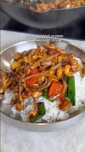 Cashew Chicken Stir Fry 🥜🍗 Find the recipe at Ontrac5.com