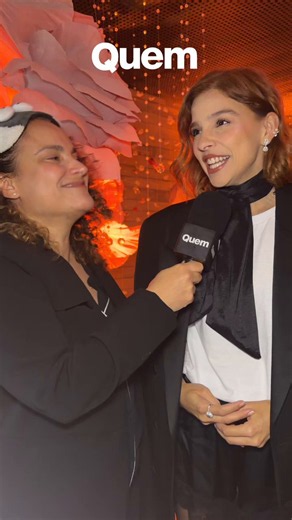 Longe da minha pessoa colocar as vendas nos olhos, mas isso aqui foi muito bem arquitetado...Soltaram a entrevista pela metade e só AGORA soltam essa KAKAKAAKAKE olha que eu shippo medveguillen, mas tenho os com os meus pezinhos no chão sobre os fatos, viu KAKAKAKAKAKAKA