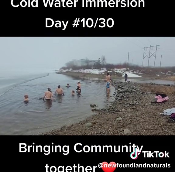 One of the key benefits of practicing cold water immersion therapy in a community setting is the support and camaraderie that can be gained from sharing the experience with others. When people come together to try something new and challenging, they often find that they can push themselves further than they would on their own. This can be especially true when it comes to cold water immersion, which can be uncomfortable and even intimidating for many people. By practicing cold water immersion tog