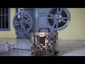 Proyektor jadul "mesin layar tancep" merk EIKI unit 2