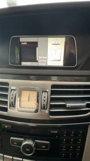 E250 2014 clock time set