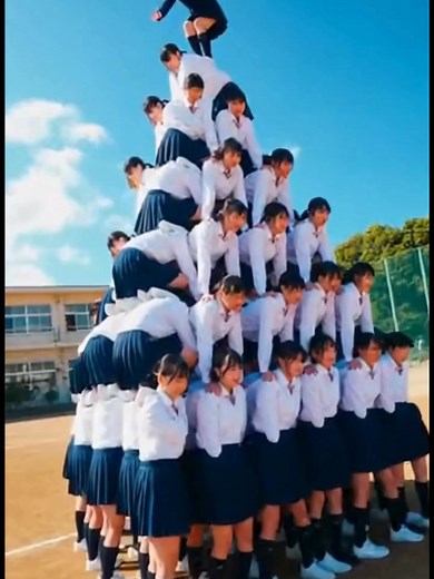 史上最高の女子高生の組体操！