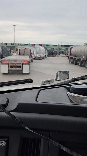 3.4K views · 124 reactions | Pro border crossing tip of the day!! #tipoftheday #bordercrossing #bordercrossinglife #ambassadorbridge #Detroit #windsor #canada #usa #protip | Ryan Stewart | Facebook