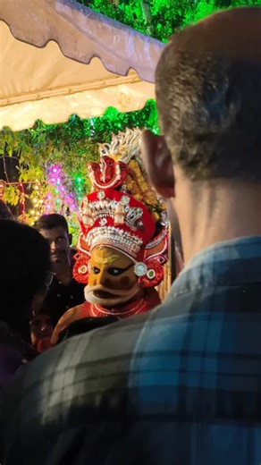 ‎كوباكومار...💎‎ on Instagram: "മുത്തപ്പൻ....🤍!! . . . . . . . #ᴋᴀɴɴᴜʀ #theyam #muthappan❣️💙 #parshanikadavumuthappan #kurathikadu_junction"