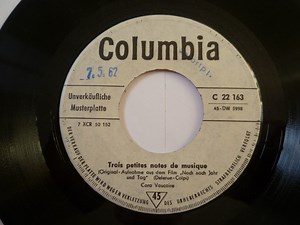 Cora Vaucaire - Trois Petites Notes De Musique